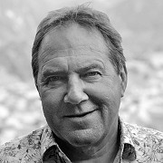 Portrait von Prof. Dr. Gunter Schöbel